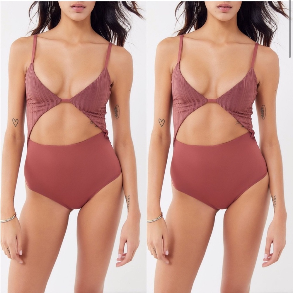 NWT TAVIK Penelope Slinky Rib One Piece Swimsuit | Size M